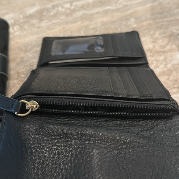 Michael Kors Wallet - Picture 4 of 5